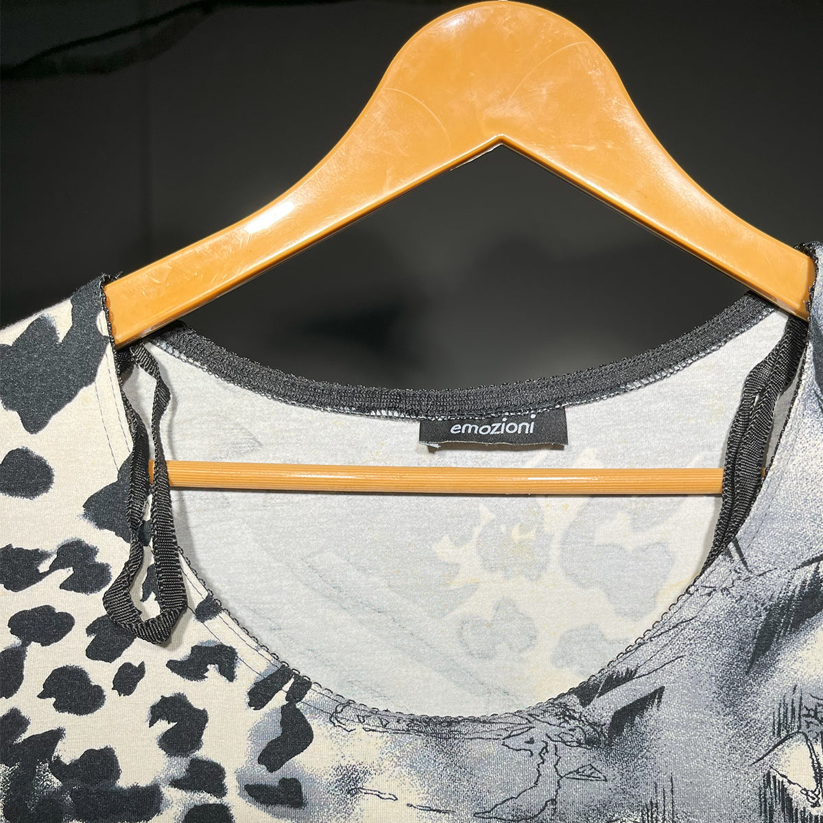 Emozione Abstract Print Mesh Long Sleeve Top β Black & White #156