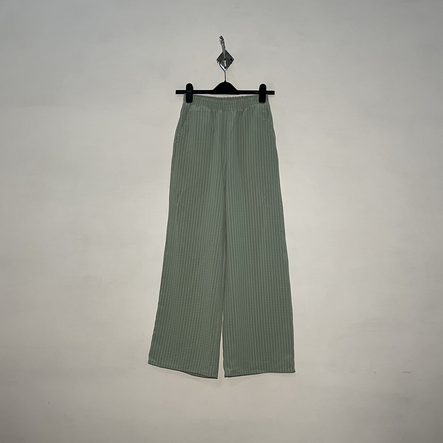 H&M Women's Casual Night Suit – Light Green Preloved #3070