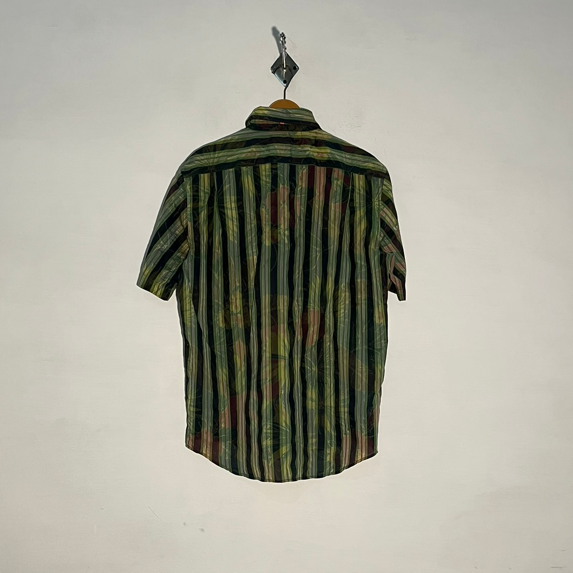 Boss Men's Dress Shirt – Parrot Green & Black Pink Print Preloved #3311