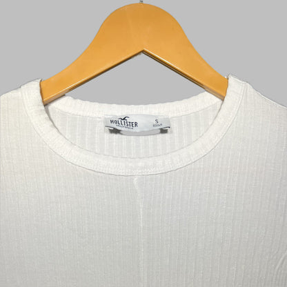 Hollister White Ribbed Long Sleeve Cropped Top – Stylish & Trendy #141