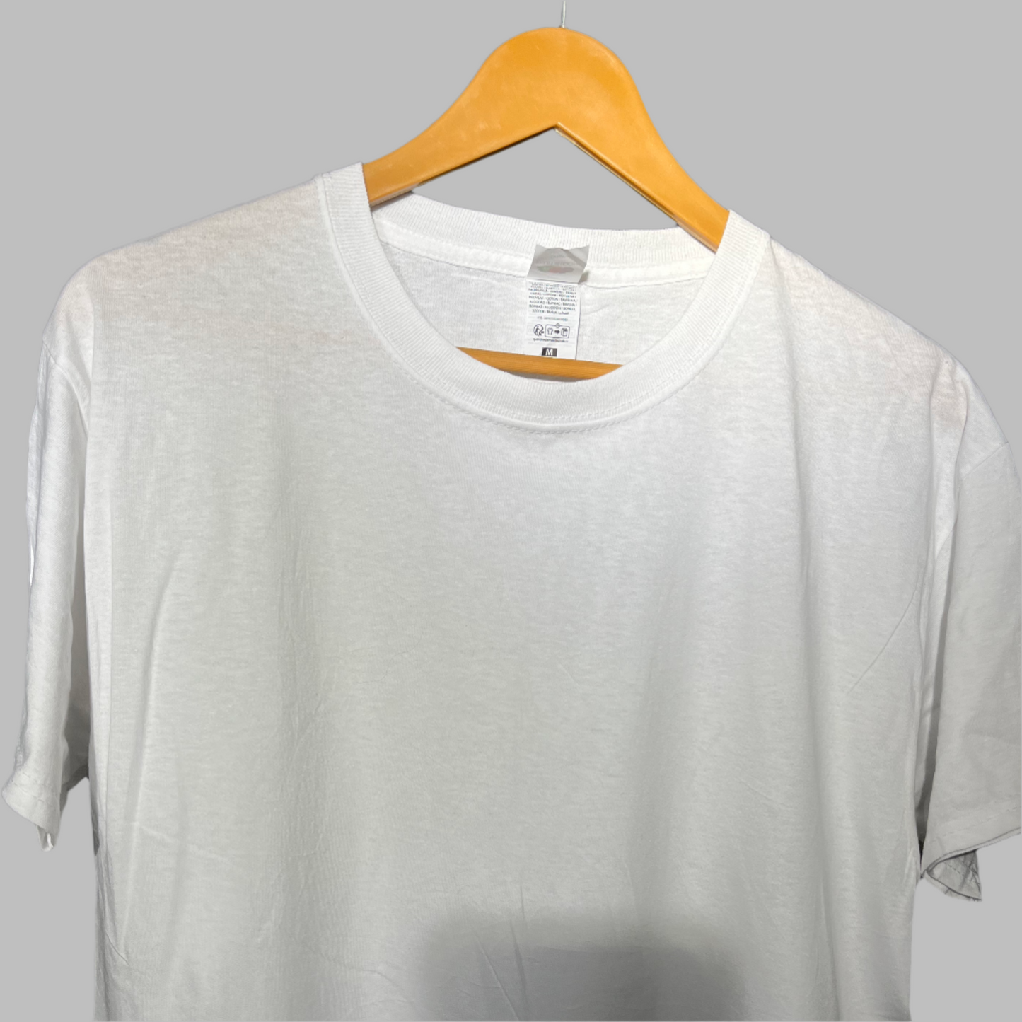 Fruit of the Loom Men's Classic White Crew Neck T-Shirt