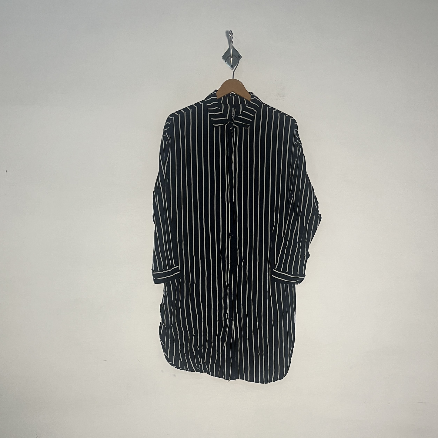 Lily White Women's Casual Blouse – Preloved #3245