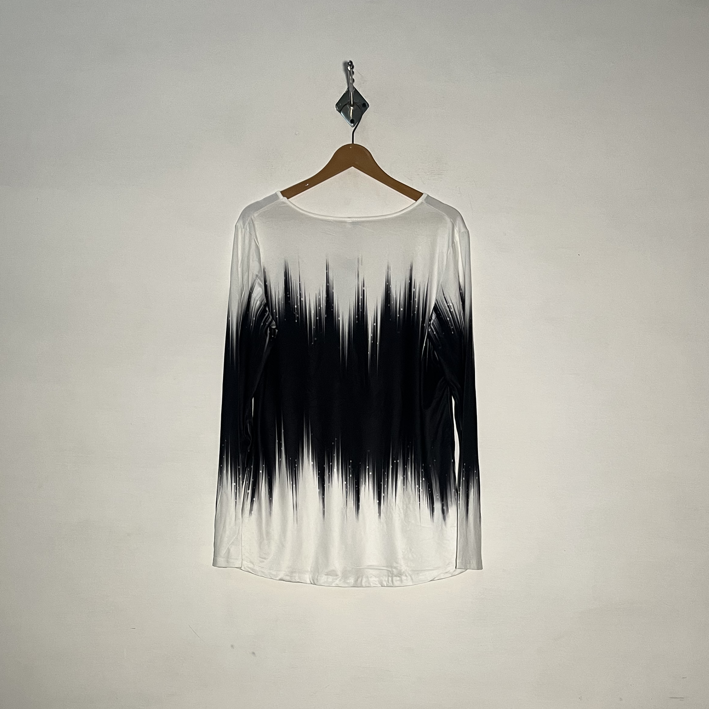 White & Black Printed Women's Casual T-Shirt – Preloved #3265