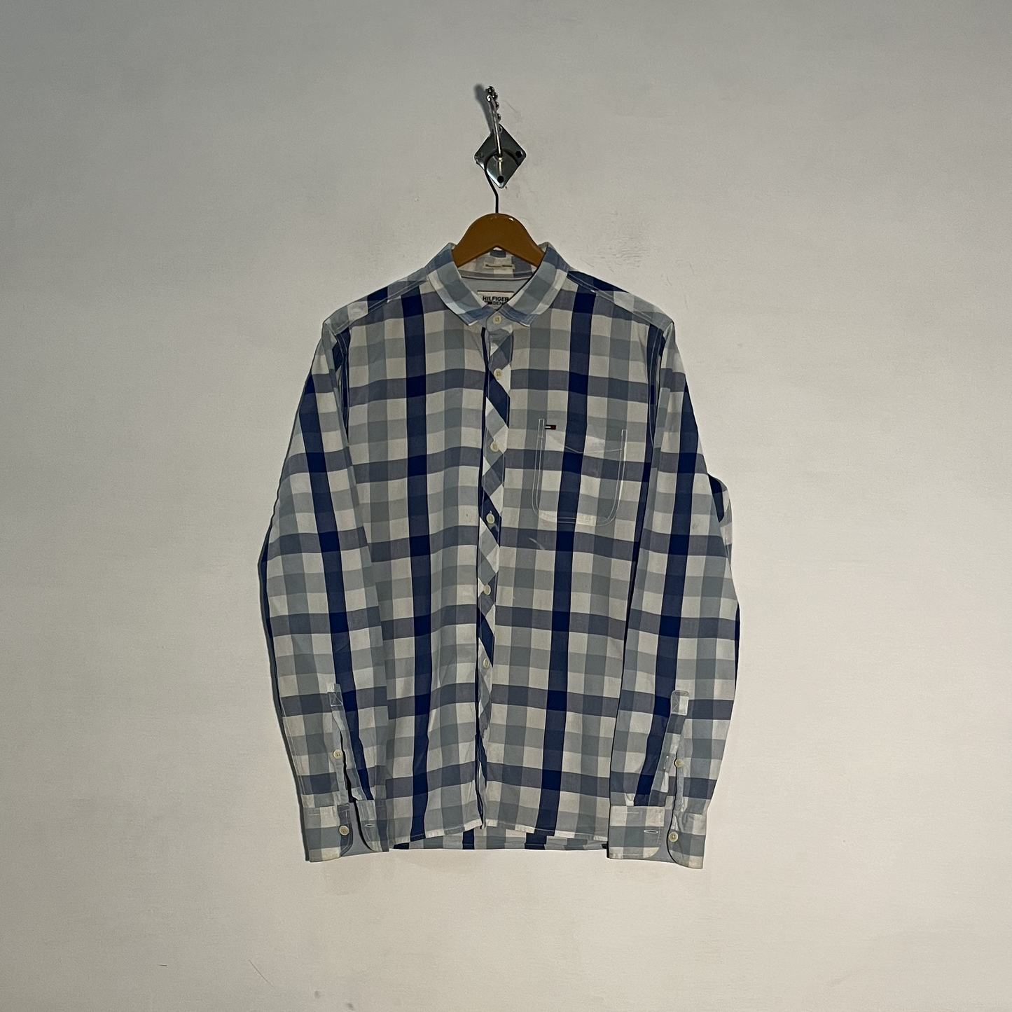 Tommy Hilfiger Men's Checked Dress Shirt – Dark Blue & White Preloved #3281