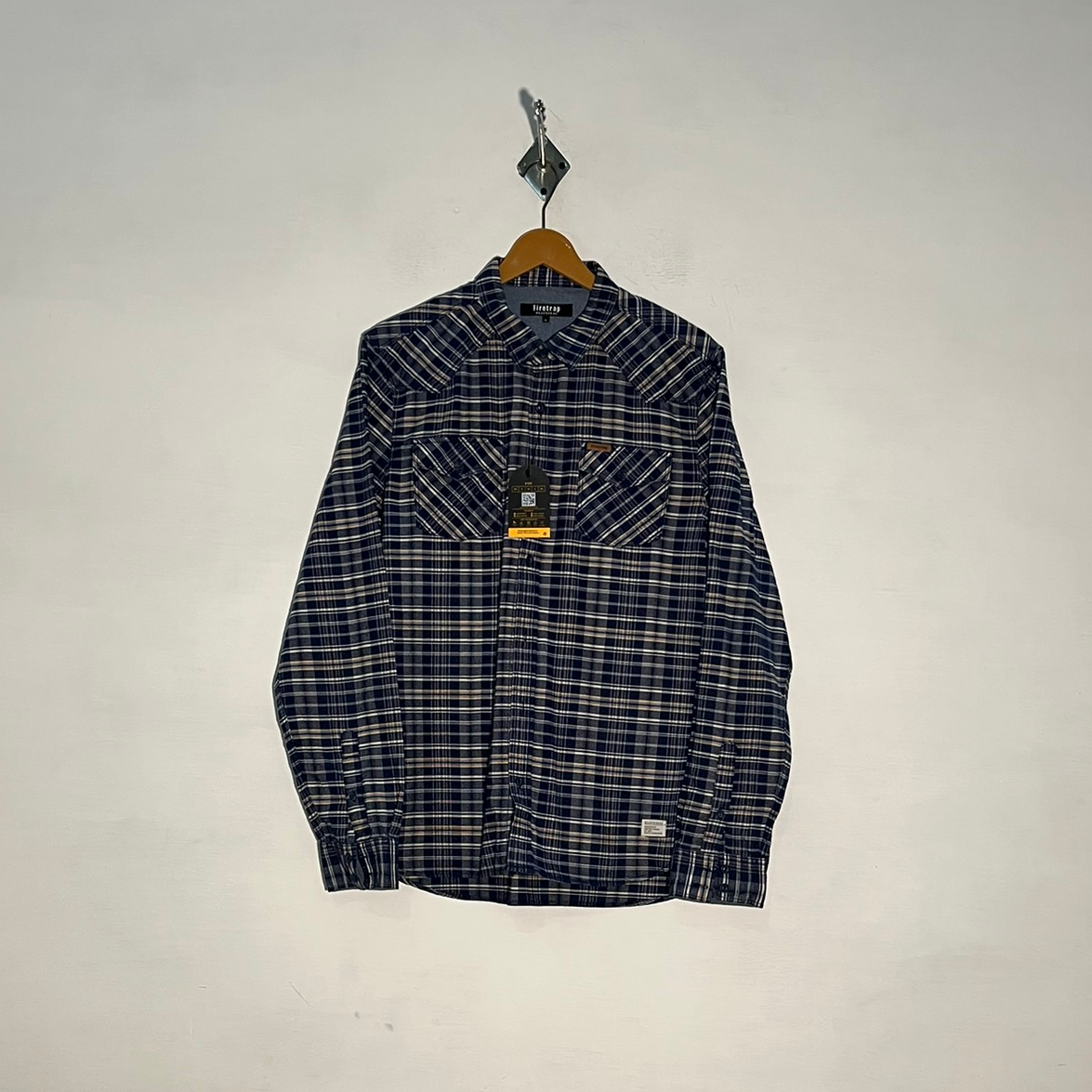 Firetrap Men's Dress Shirt – White & Dark Blue Check Preloved #3304