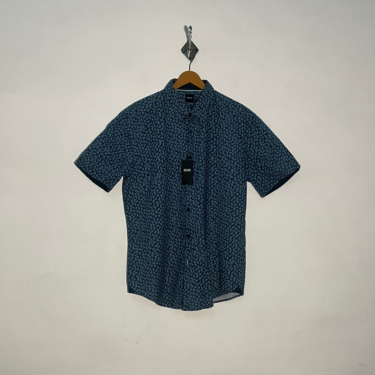 Boss Men's Dress Shirt Dark Blue & Blue Floral Preloved #3428