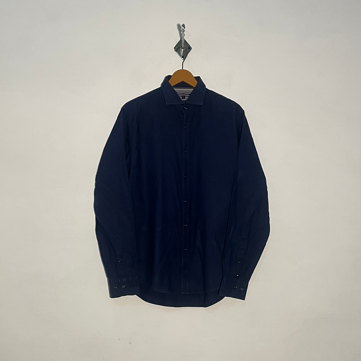 Tommy Hilfiger Men's Dress Shirt Dark Blue Preloved #3425