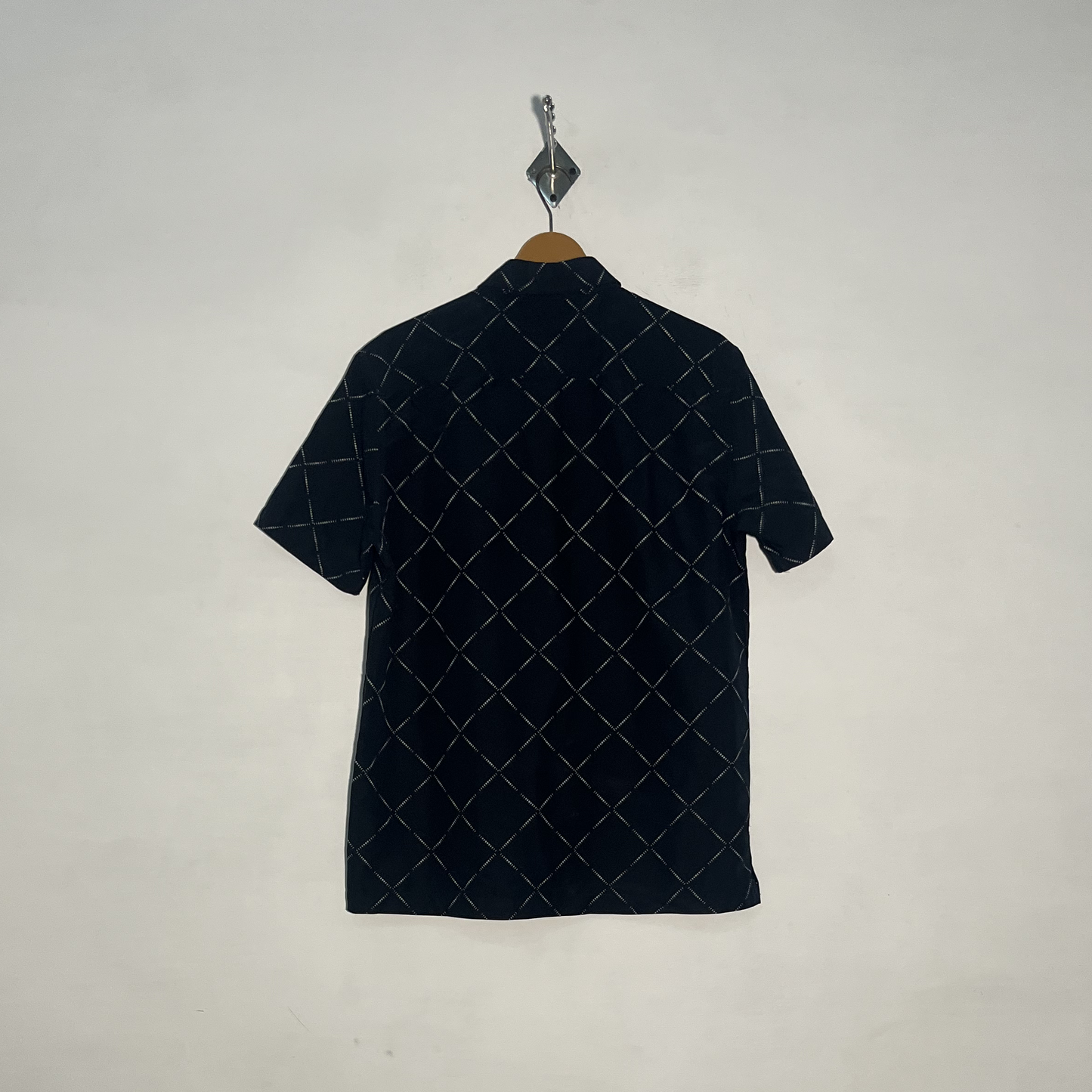 Red Herring Men's Dress Shirt Black & White Printed Preloved #3436