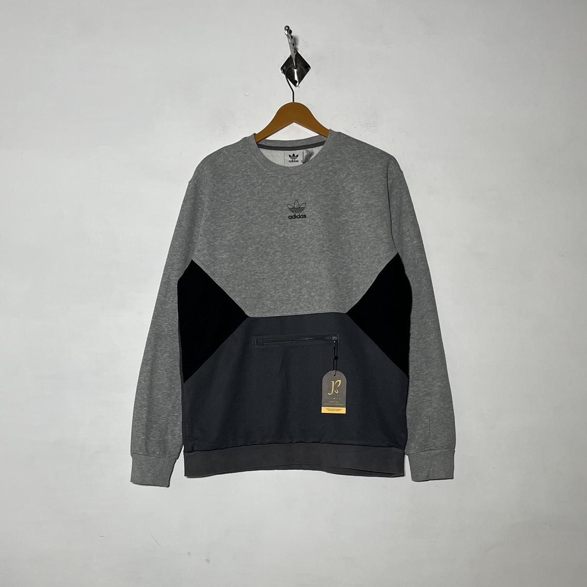 Adidas Men's Sweatshirt Gray and Dark Gray Preloved #3505