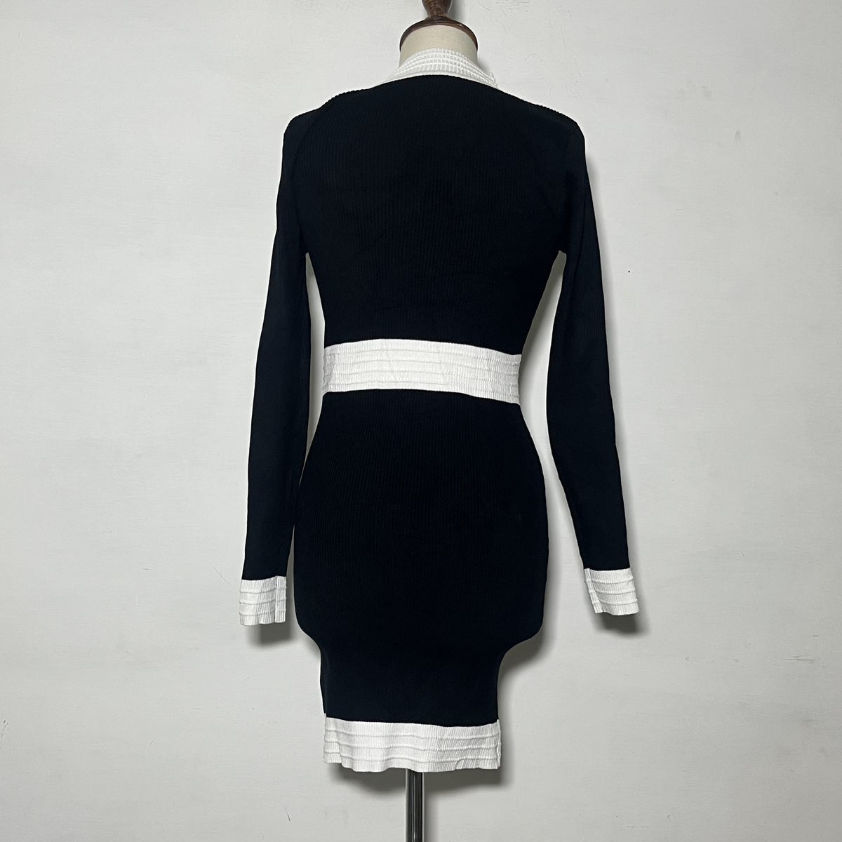 Black and White Bodycon Preloved Winter Clothing #3663